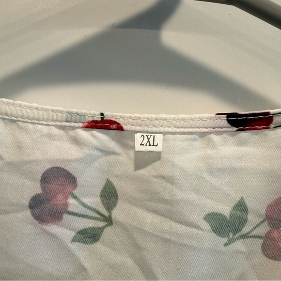 Chic Cherry Print Top - Picture 4 of 7
